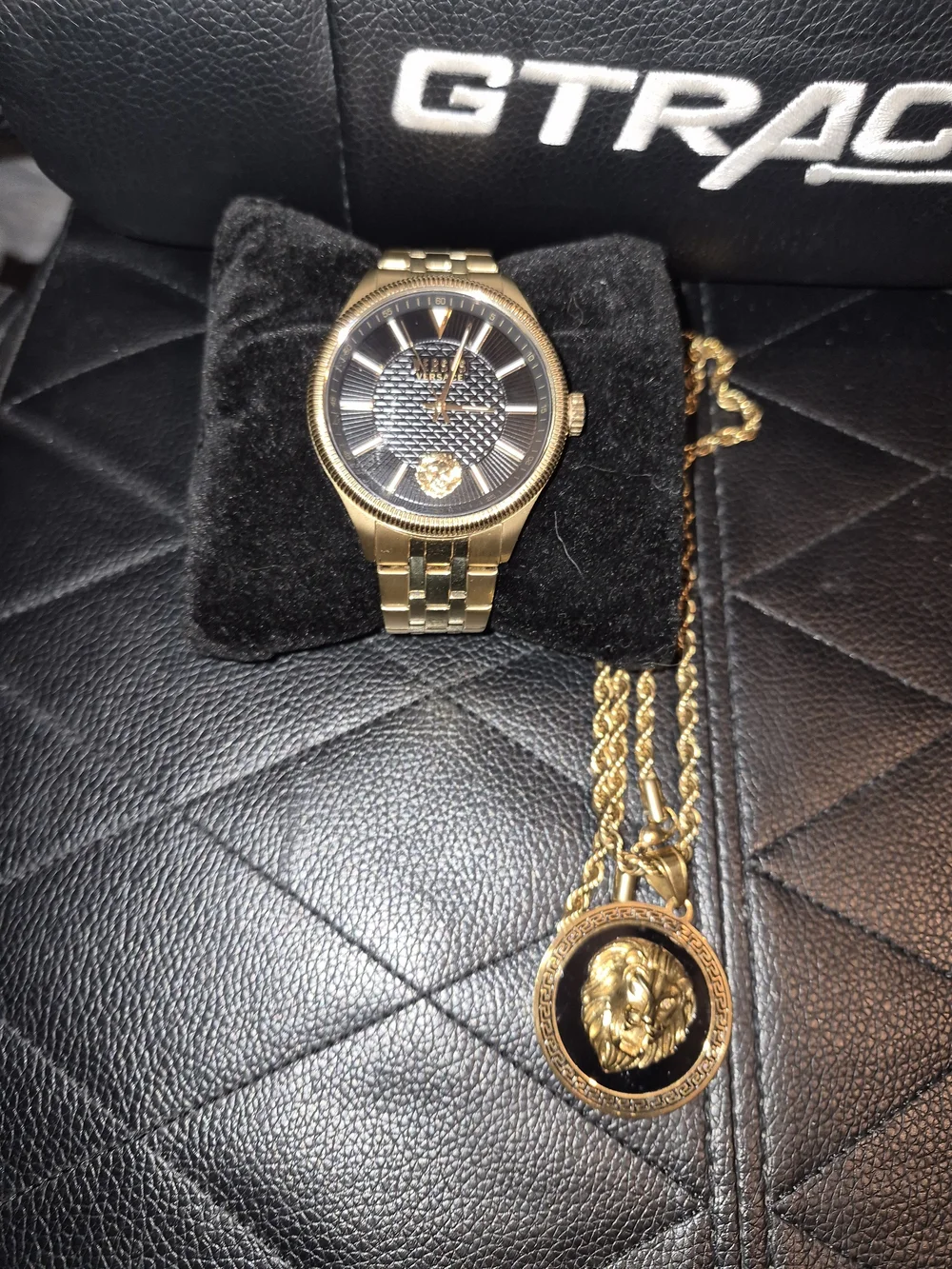 Versace classic versus